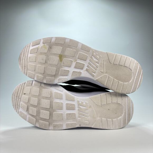Nike Tanjun Black White Athletic Lace Up Running Shoe 812655-011 Women's Size 7 - Picture 8 of 11